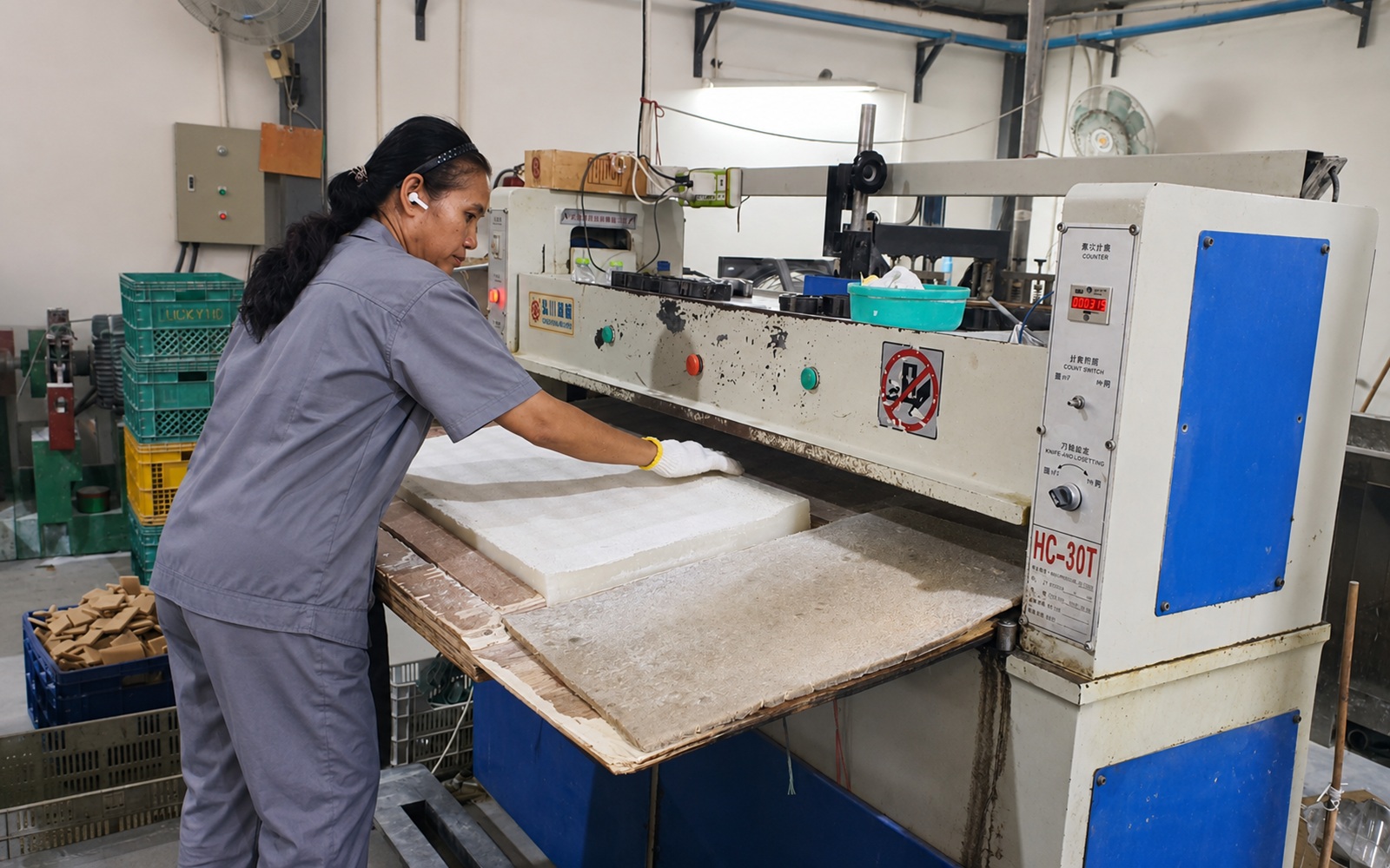 Natural rubber cutting process